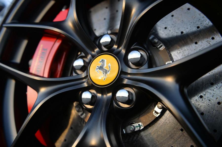  Ferrari F12berlinetta 2014 года  (фото 25 из 77)